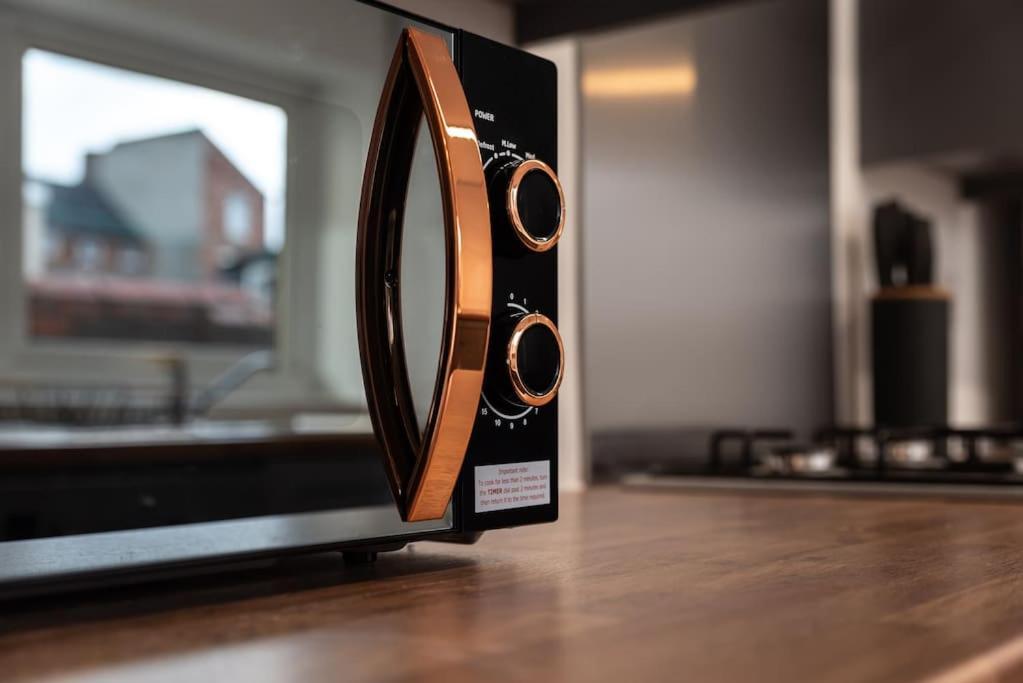 Beautiful 4 Bedroom House レディング エクステリア 写真